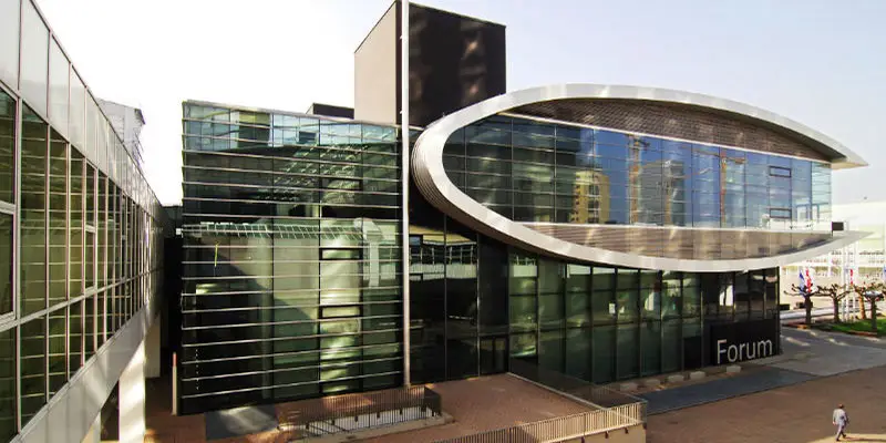 messe frankfurt forum merkezi