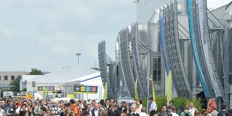 paris le bourget exhibition centre ziyeretçiler 2