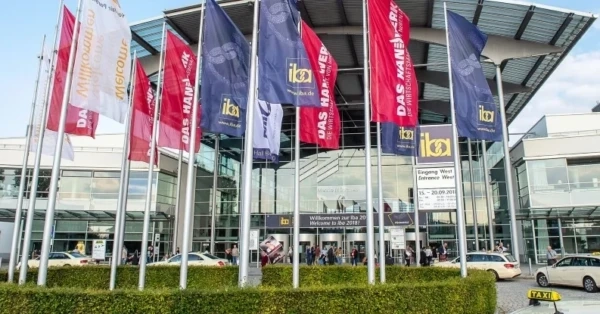 ibadu sseldorf fuar girişi