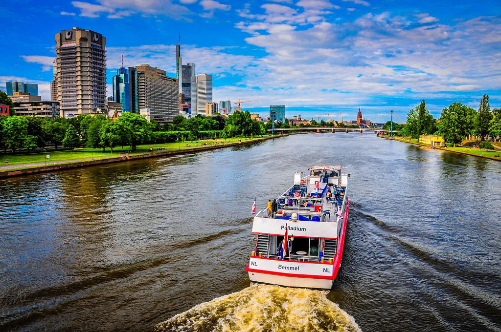 frankfurt boat