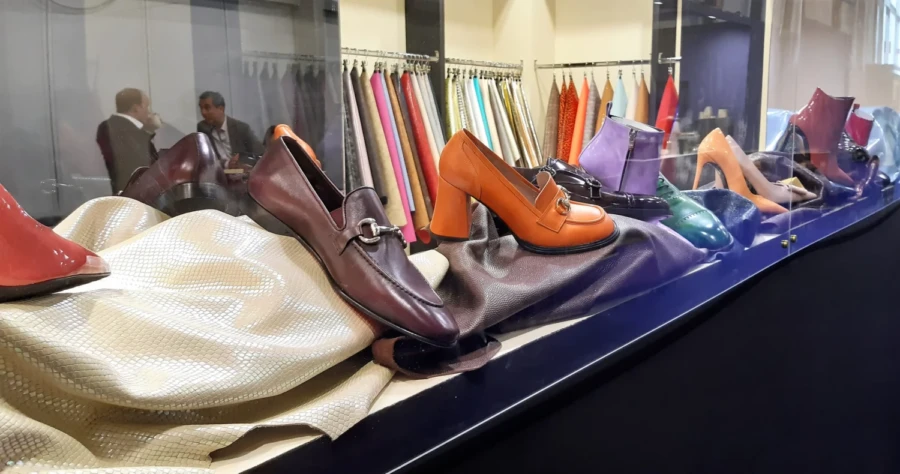 uluslararası deri fuarlarında ayakkabı ve moda koleksiyonu sunumu