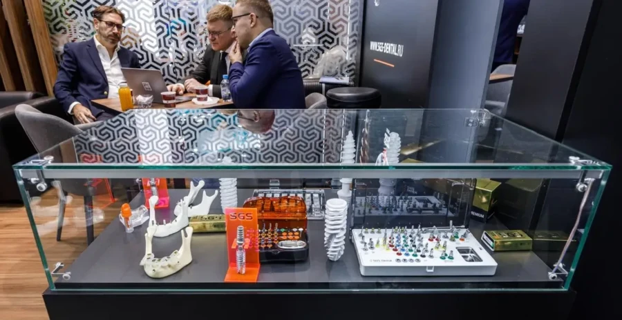 dental ekipman üreticileri ve diş teknolojileri sunumu