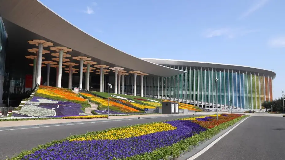 Şangay National Exhibition and Convention Center Çin fuar merkezi