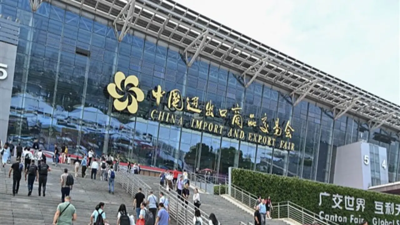 Guangzhou Canton Fair Complex fuar salonları ve Pazhou yerleşkesi