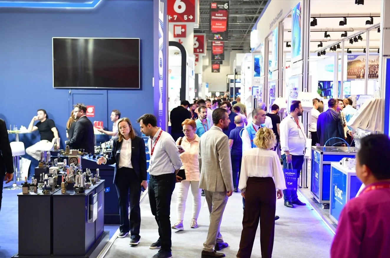 Guangzhou fuarında üretici ve satın almacılar arasında planlı B2B görüşme